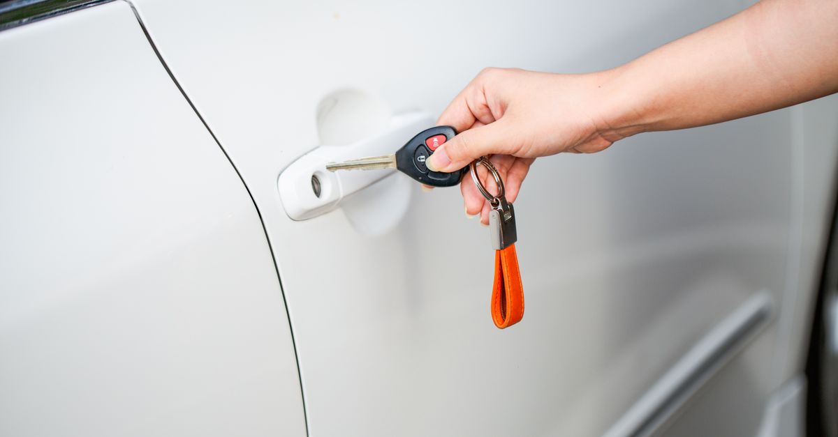 locksmith service technician — Lake View Locksmith Chicago