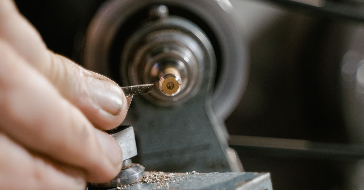 key maker professional — Lake View Locksmith Chicago